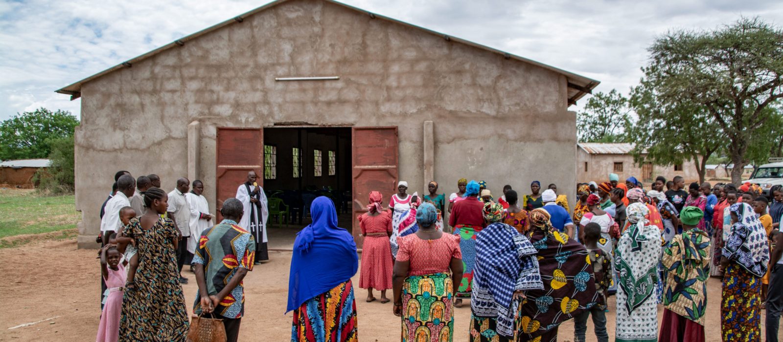 Worshippers gather outside church after service in Dodoma, Tanzania, on 16 January 2022.
Tearfund Canada, through its Church-based Community Transformation, provides training in conservation agriculture and savings groups to farmers and their families.